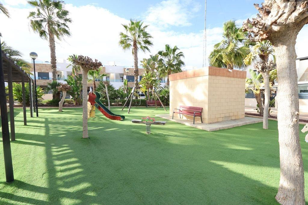 For sale - 3 Bedroom 3 Bathroom House - Townhouse in Orihuela - Los Dolses  - Alicante