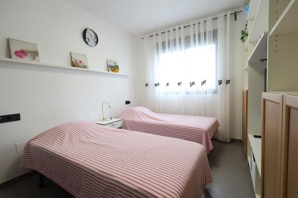 For sale - 2 Bedroom 2 Bathroom House - Bungalow in Orihuela - La Zenia  - Alicante