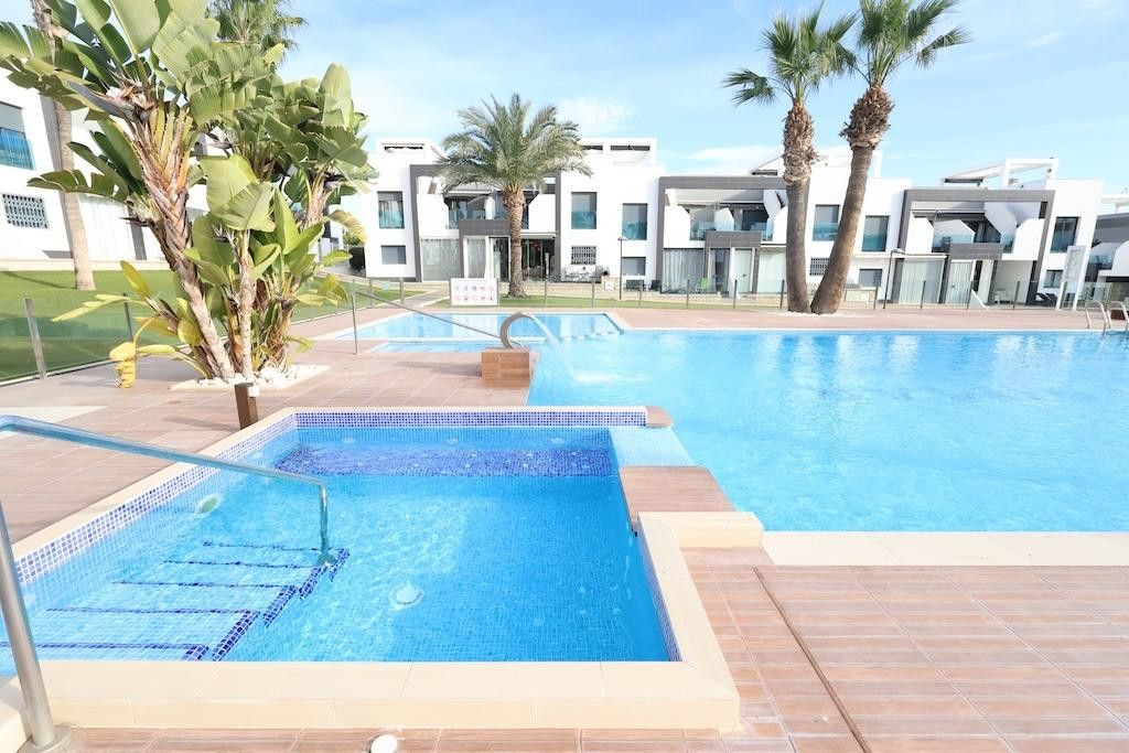 For sale - 2 Bedroom 2 Bathroom House - Bungalow in Orihuela - La Zenia  - Alicante
