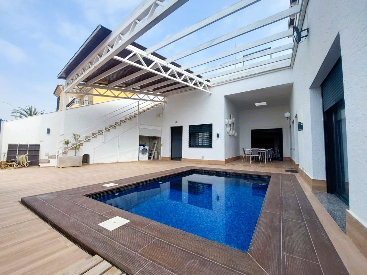 For sale - 3 Bedroom 2 Bathroom House - Detached Villa in Pilar de la Horadada - Torre de la Horadada  - Alicante
