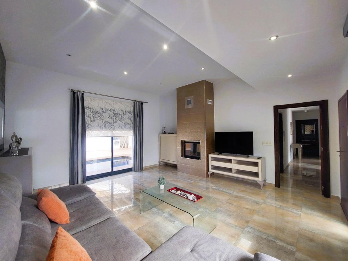 For sale - 3 Bedroom 2 Bathroom House - Detached Villa in Pilar de la Horadada - Torre de la Horadada  - Alicante