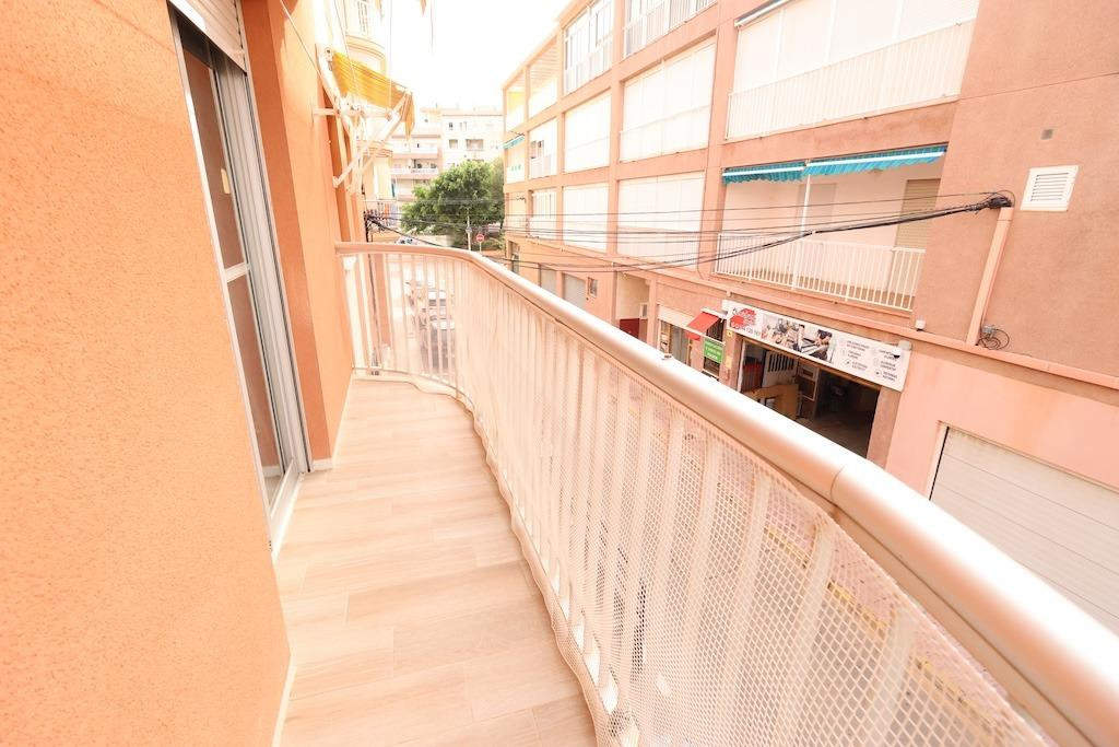 For sale - 3 Bedroom 1 Bathroom Apartment in la Mata - Torrevieja Centro  - Alicante
