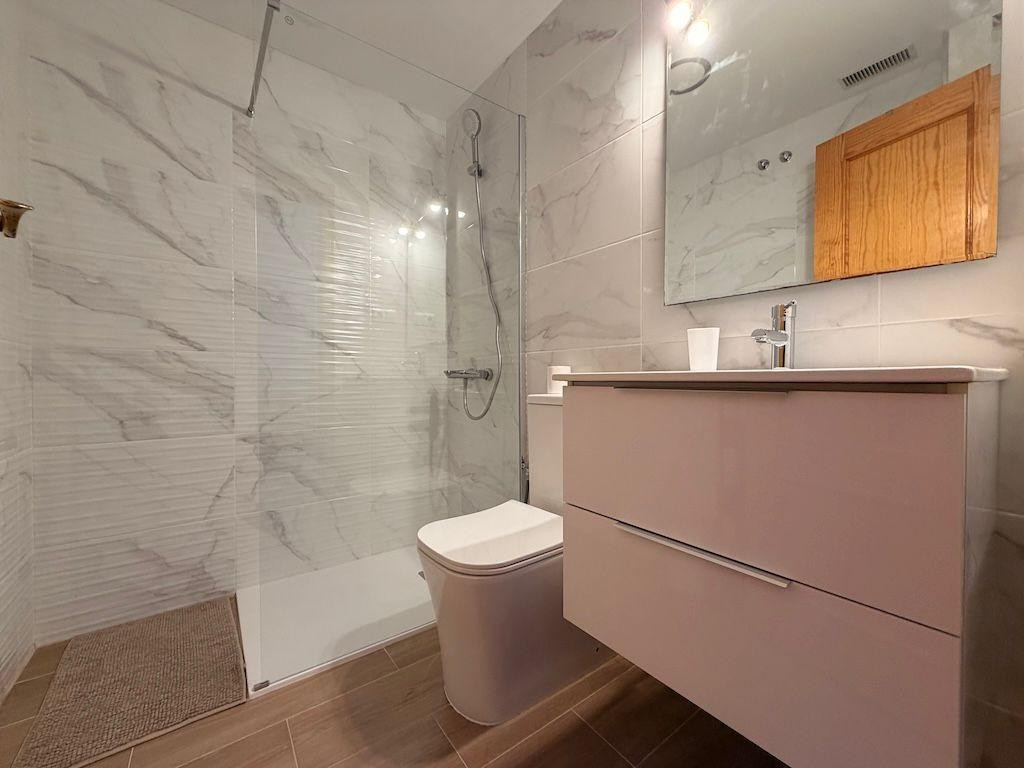 For sale - 2 Bedroom 1 Bathroom Apartment in Villamartin - Orihuela Costa  - Alicante