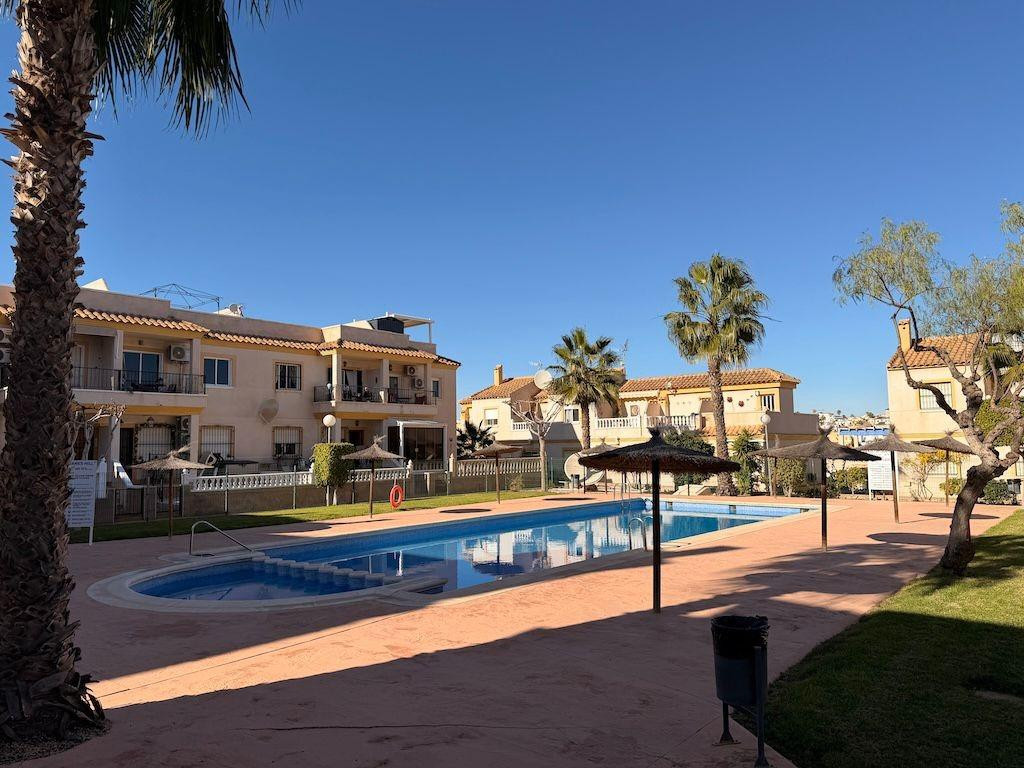 For sale - 2 Bedroom 1 Bathroom apartment in Villamartin - Orihuela Costa  - Alicante