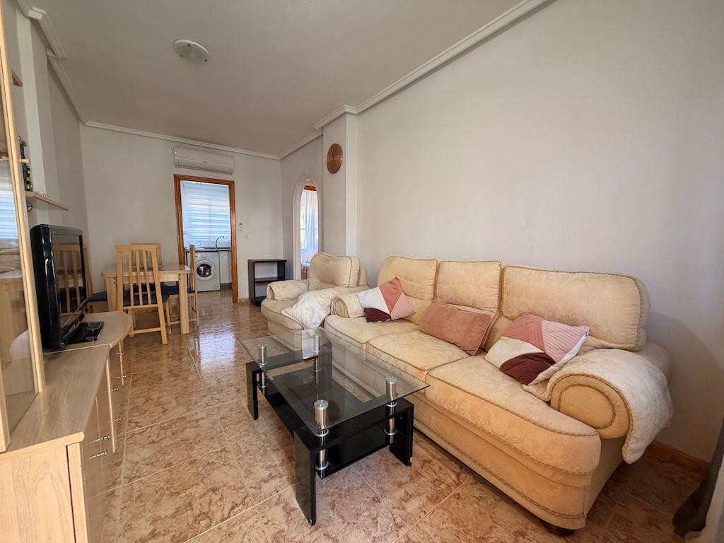 For sale - 2 Bedroom 1 Bathroom Apartment in Villamartin - Orihuela Costa  - Alicante