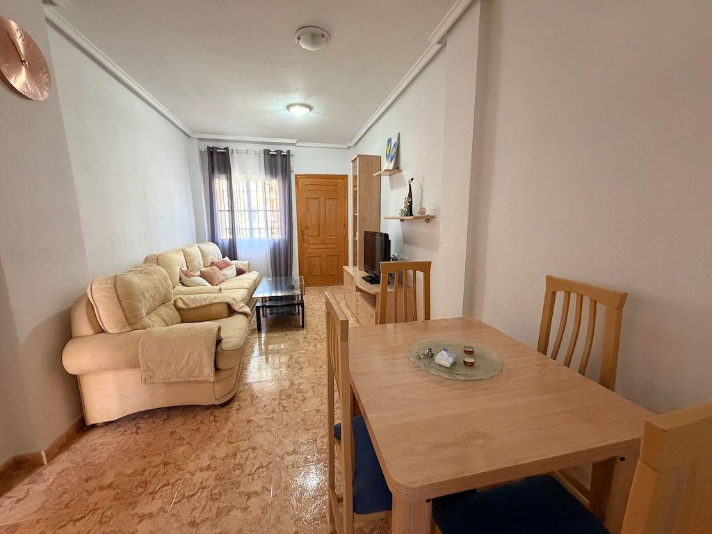 For sale - 2 Bedroom 1 Bathroom Apartment in Villamartin - Orihuela Costa  - Alicante