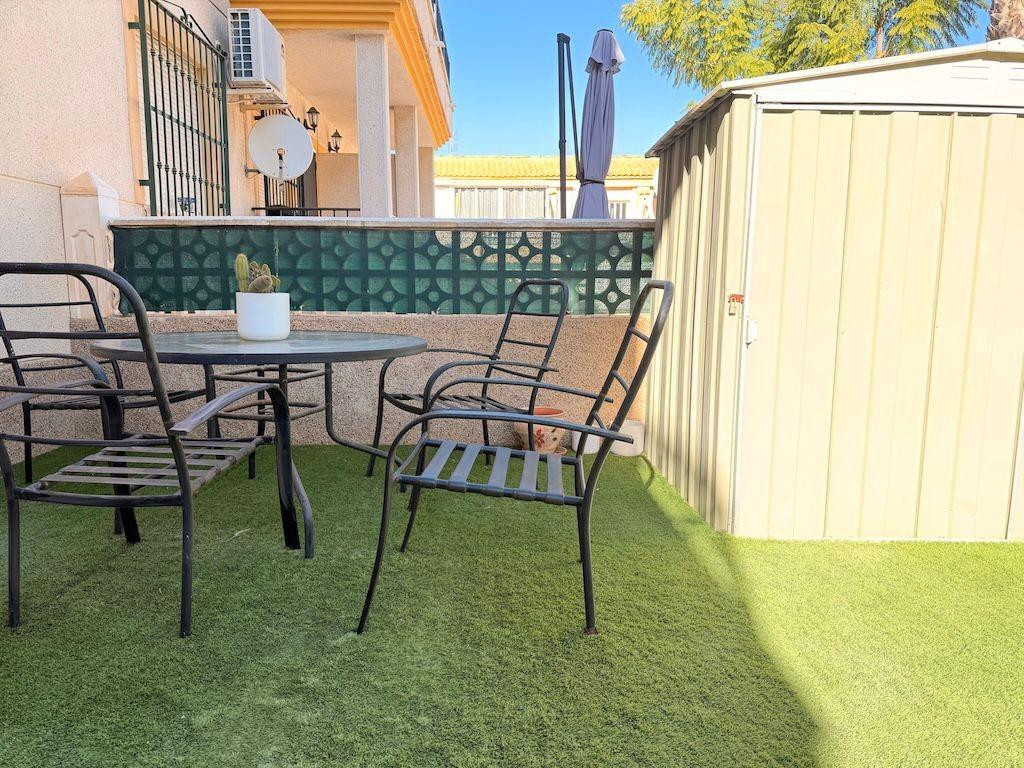 For sale - 2 Bedroom 1 Bathroom Apartment in Villamartin - Orihuela Costa  - Alicante