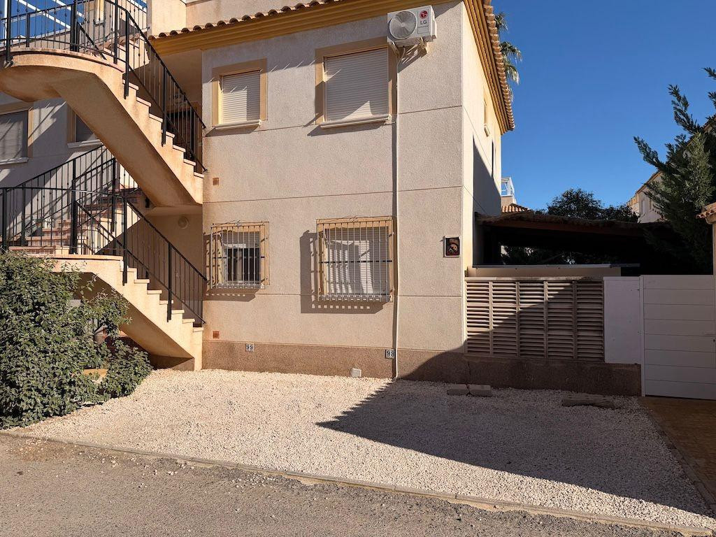 For sale - 2 Bedroom 1 Bathroom apartment in Villamartin - Orihuela Costa  - Alicante