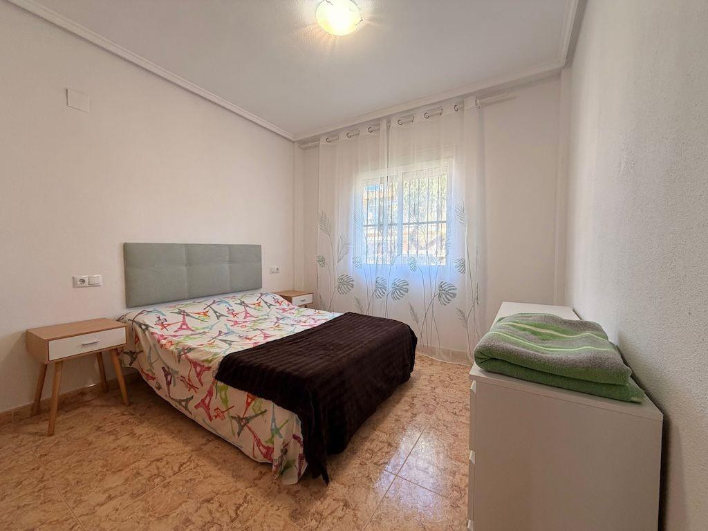 For sale - 2 Bedroom 1 Bathroom Apartment in Villamartin - Orihuela Costa  - Alicante
