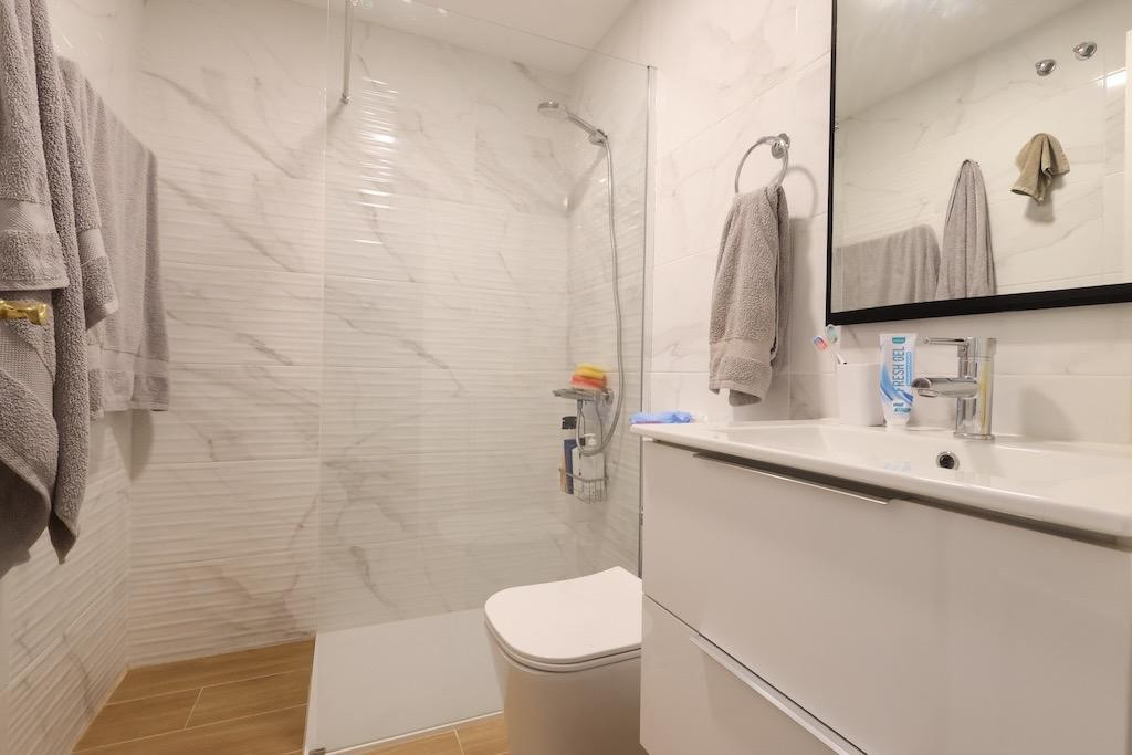 For sale - 2 Bedroom 1 Bathroom apartment in Villamartin - Orihuela Costa  - Alicante