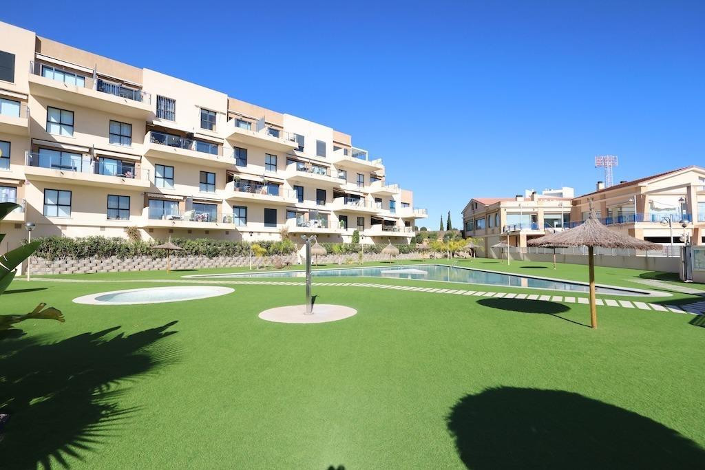 For sale - 2 Bedroom 2 Bathroom Apartment - Middle Floor Apartment in Orihuela - La Zenia  - Alicante