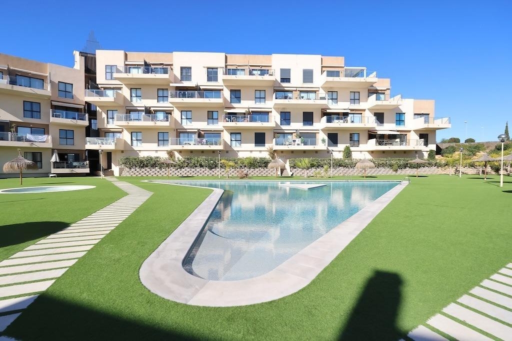 2 Bedroom 2 Bathroom Apartment - Middle Floor Apartment in Orihuela