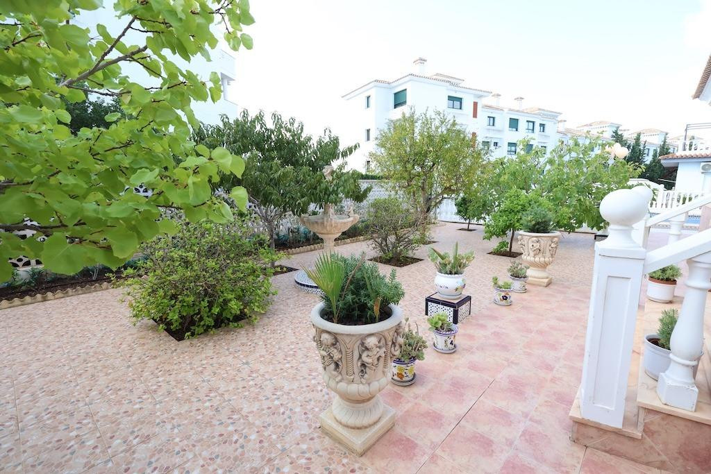 For sale - 5 Bedroom 4 Bathroom House - Detached Villa in Orihuela - Orihuela Costa  - Alicante