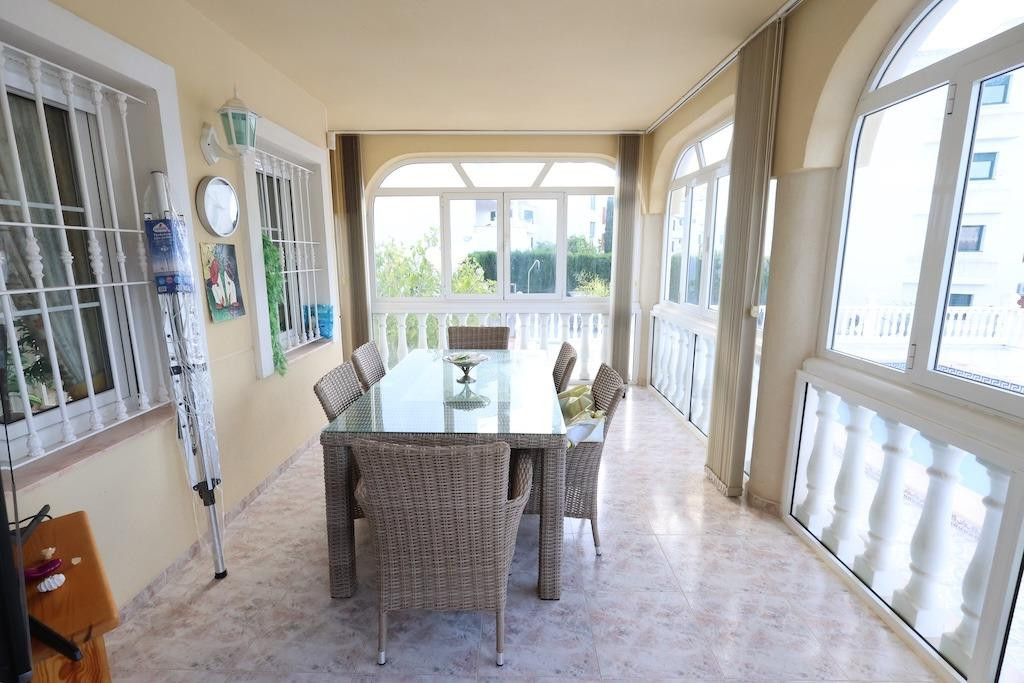For sale - 5 Bedroom 4 Bathroom House - Detached Villa in Orihuela - Orihuela Costa  - Alicante