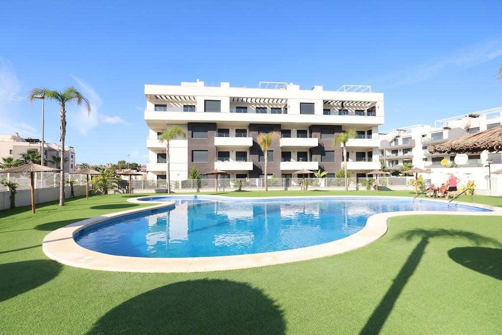 For sale - 2 Bedroom 2 Bathroom Apartment - Middle Floor Apartment in Orihuela - Orihuela Costa  - Alicante