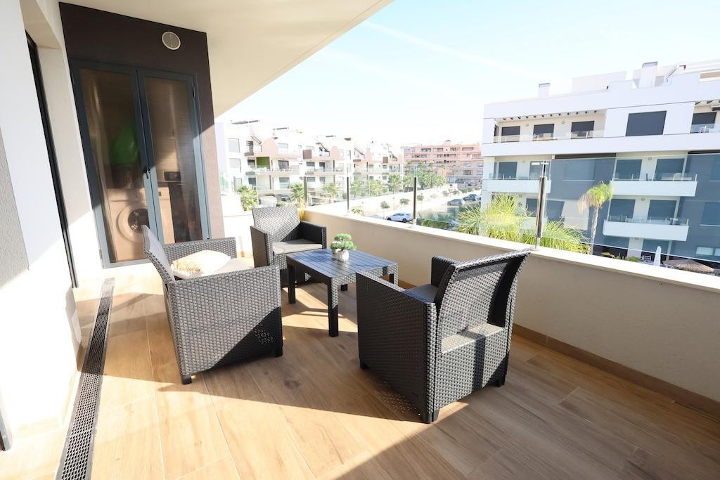 For sale - 2 Bedroom 2 Bathroom Apartment - Middle Floor Apartment in Orihuela - Orihuela Costa  - Alicante