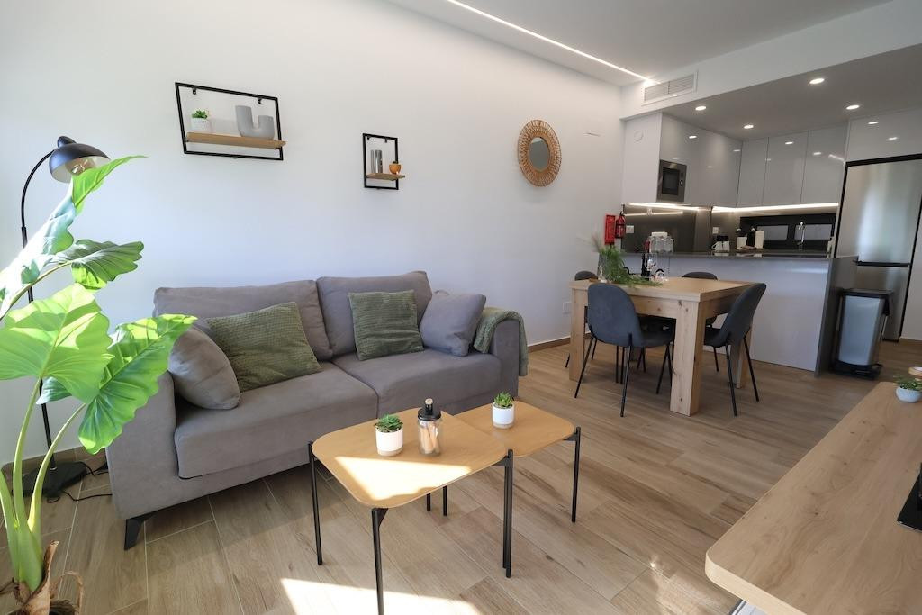 For sale - 2 Bedroom 2 Bathroom Apartment - Middle Floor Apartment in Orihuela - Orihuela Costa  - Alicante