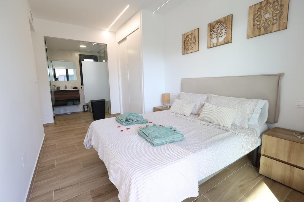 For sale - 2 Bedroom 2 Bathroom Apartment - Middle Floor Apartment in Orihuela - Orihuela Costa  - Alicante