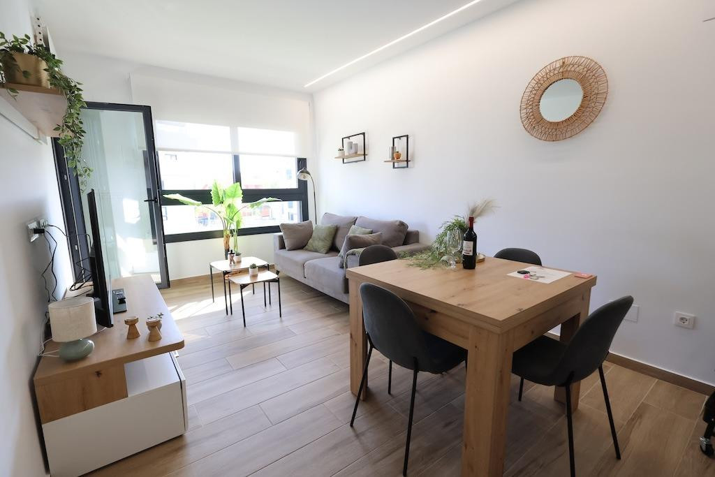 For sale - 2 Bedroom 2 Bathroom Apartment - Middle Floor Apartment in Orihuela - Orihuela Costa  - Alicante