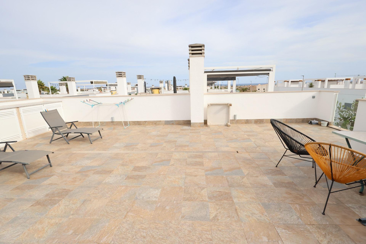 For sale - 2 Bedroom 2 Bathroom House - Bungalow in Pilar de la Horadada - Pilar de la Horadada Centro  - Alicante