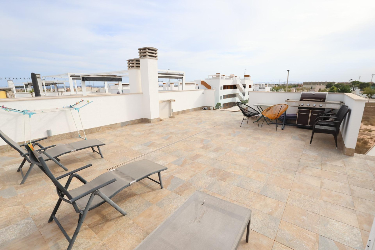 For sale - 2 Bedroom 2 Bathroom House - Bungalow in Pilar de la Horadada - Pilar de la Horadada Centro  - Alicante