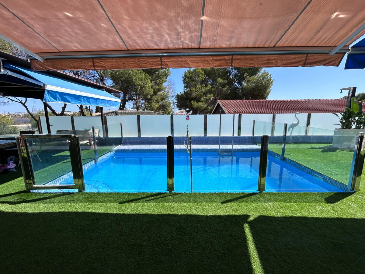 For sale - 3 Bedroom 3 Bathroom House - Detached Villa in Orihuela - Orihuela Costa  - Alicante