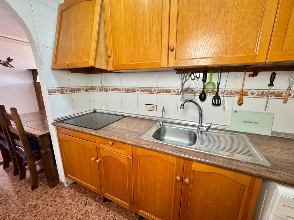 For sale - 2 Bedroom 1 Bathroom Apartment - Penthouse in Torrevieja - Torrevieja Centro  - Alicante
