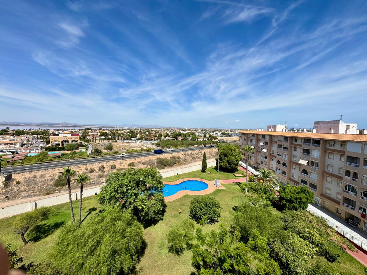 For sale - 2 Bedroom 1 Bathroom Apartment - Penthouse in Torrevieja - Torrevieja Centro  - Alicante