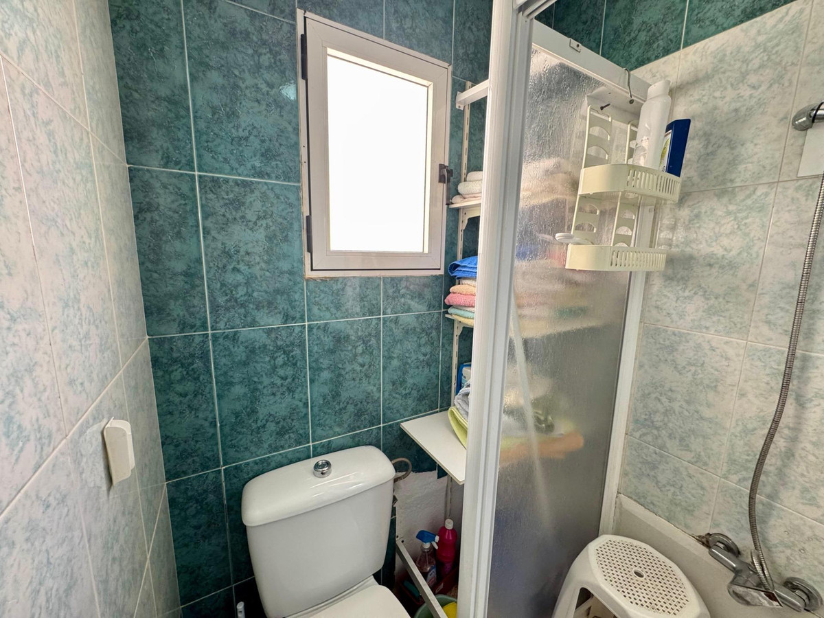 For sale - 2 Bedroom 1 Bathroom Apartment - Penthouse in Torrevieja - Torrevieja Centro  - Alicante