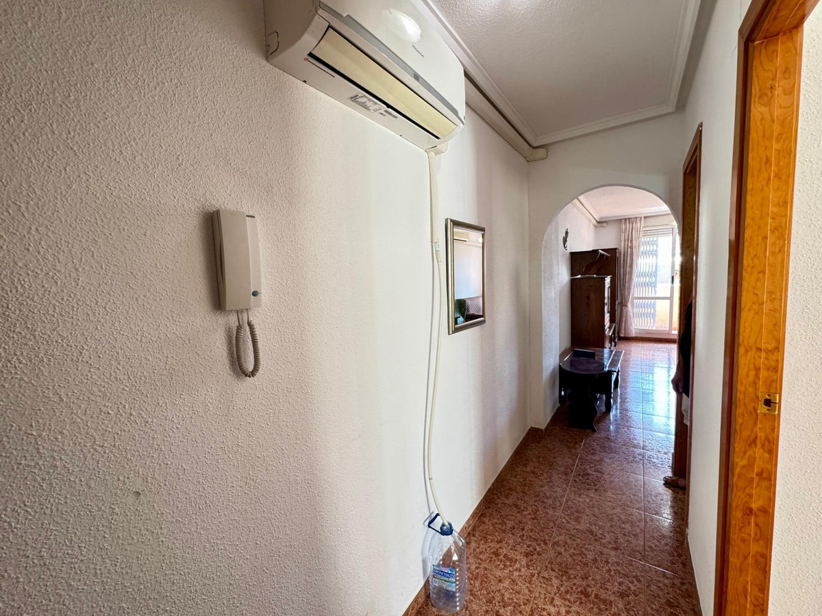 For sale - 2 Bedroom 1 Bathroom Apartment - Penthouse in Torrevieja - Torrevieja Centro  - Alicante