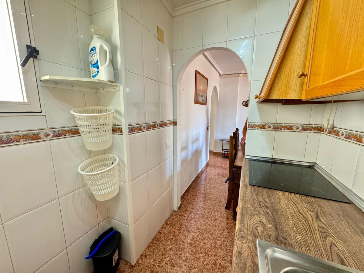 For sale - 2 Bedroom 1 Bathroom Apartment - Penthouse in Torrevieja - Torrevieja Centro  - Alicante