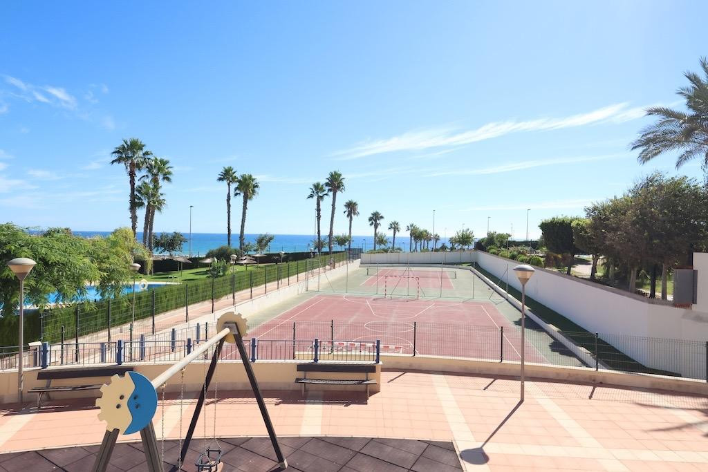 For sale - 2 Bedroom 1 Bathroom Apartment - Penthouse in Orihuela - Mil Palmeras  - Alicante