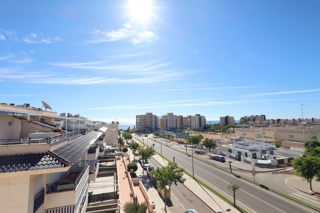 For sale - 2 Bedroom 1 Bathroom Apartment - Penthouse in Orihuela - Mil Palmeras  - Alicante