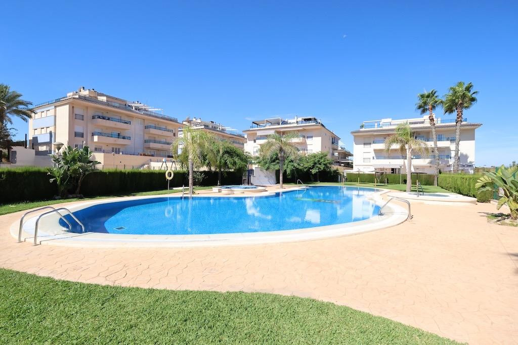 For sale - 2 Bedroom 1 Bathroom Apartment - Penthouse in Orihuela - Mil Palmeras  - Alicante