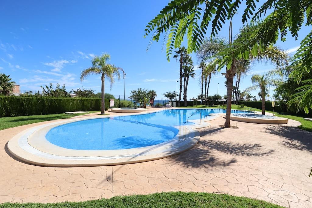 For sale - 2 Bedroom 1 Bathroom Apartment - Penthouse in Orihuela - Mil Palmeras  - Alicante