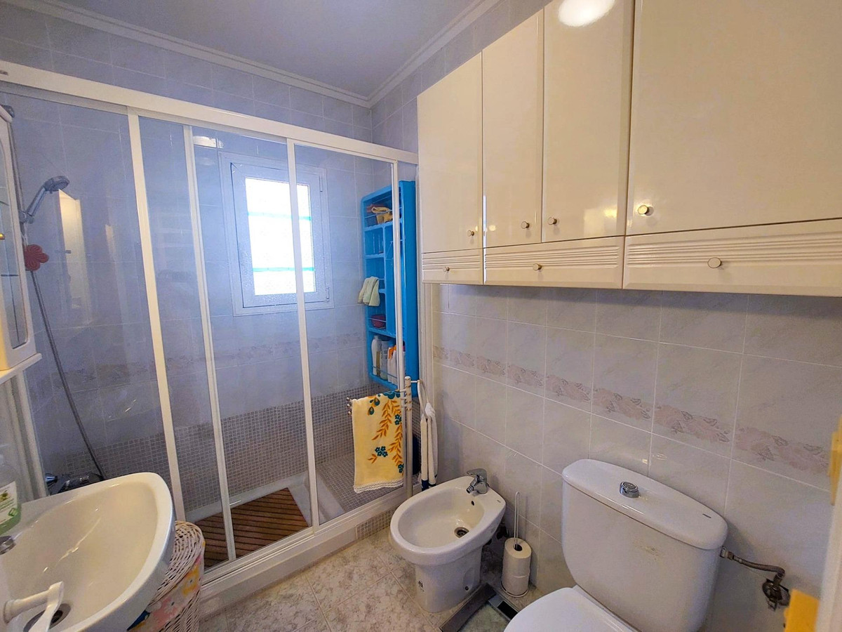 For sale - 2 Bedroom 1 Bathroom House - Penthouse in Playa Flamenca - Playa Flamenca  - Alicante