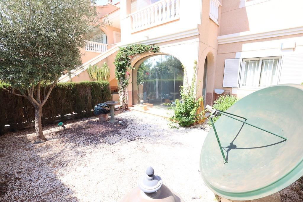 For sale - 2 Bedroom 2 Bathroom House - Bungalow in Orihuela - Punta Prima  - Alicante