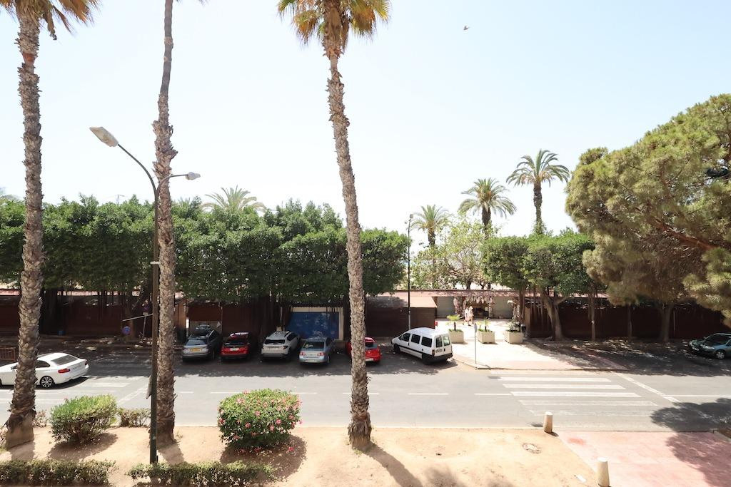For sale - 3 Bedroom 2 Bathroom Apartment - Middle Floor Apartment in Torrevieja - Torrevieja Centro  - Alicante