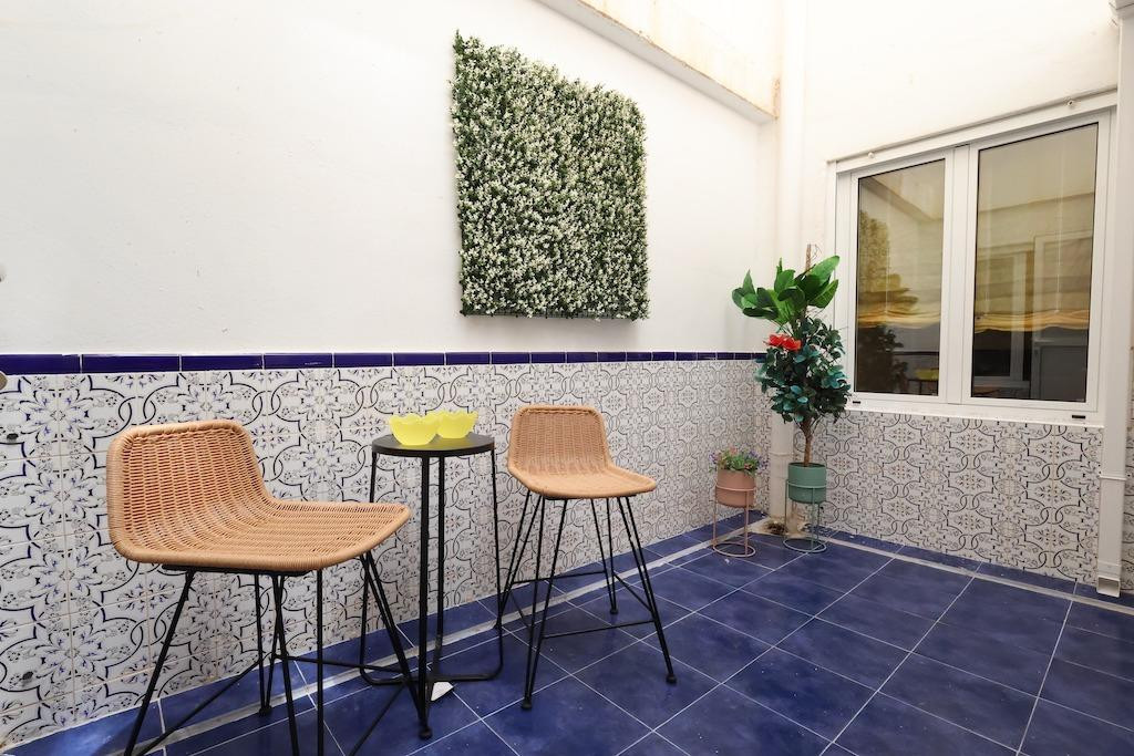 For sale - 3 Bedroom 2 Bathroom Apartment - Middle Floor Apartment in Torrevieja - Torrevieja Centro  - Alicante