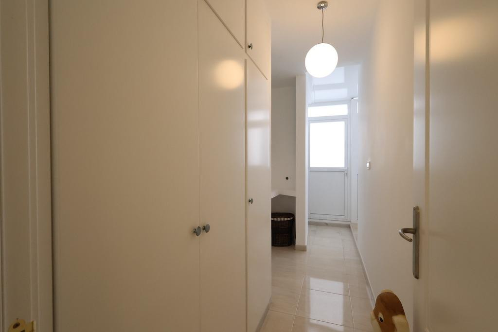 For sale - 3 Bedroom 2 Bathroom Apartment - Middle Floor Apartment in Torrevieja - Torrevieja Centro  - Alicante