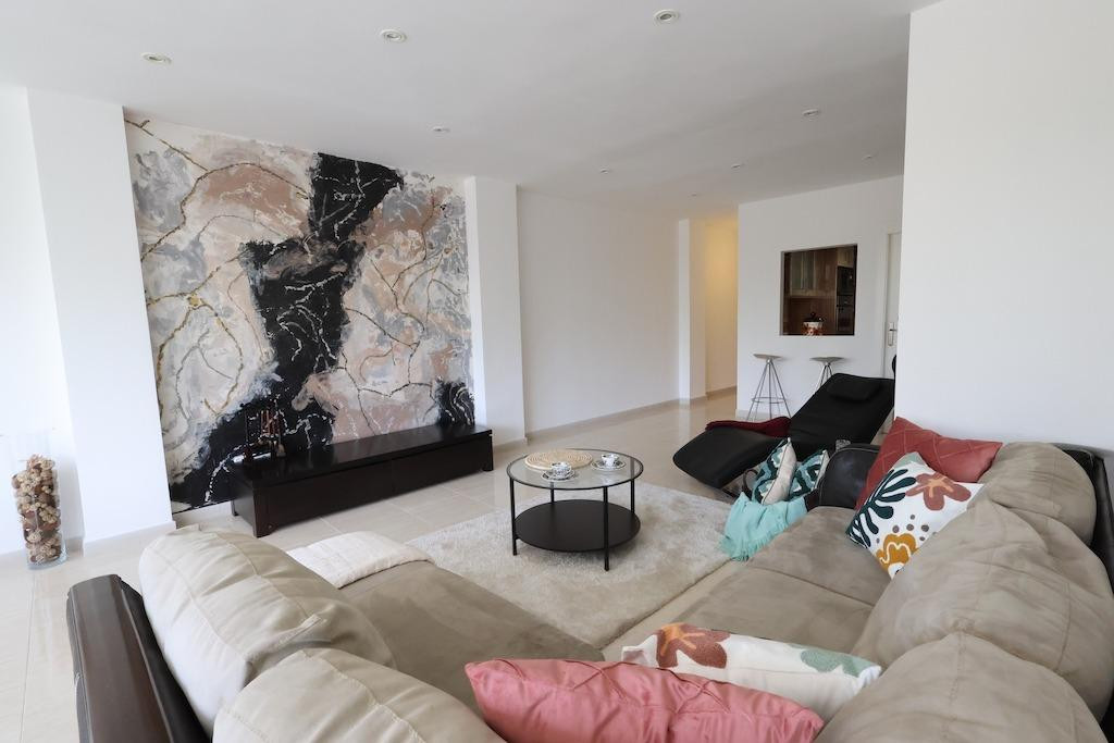 For sale - 3 Bedroom 2 Bathroom Apartment - Middle Floor Apartment in Torrevieja - Torrevieja Centro  - Alicante
