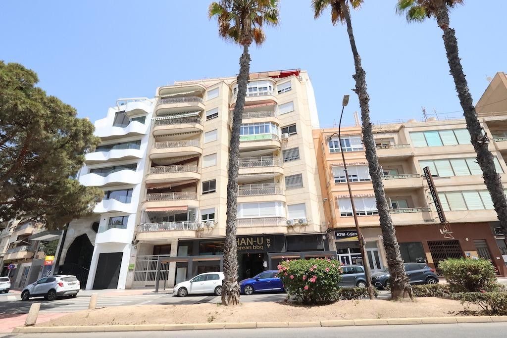 3 Bedroom 2 Bathroom Apartment - Middle Floor Apartment in Torrevieja