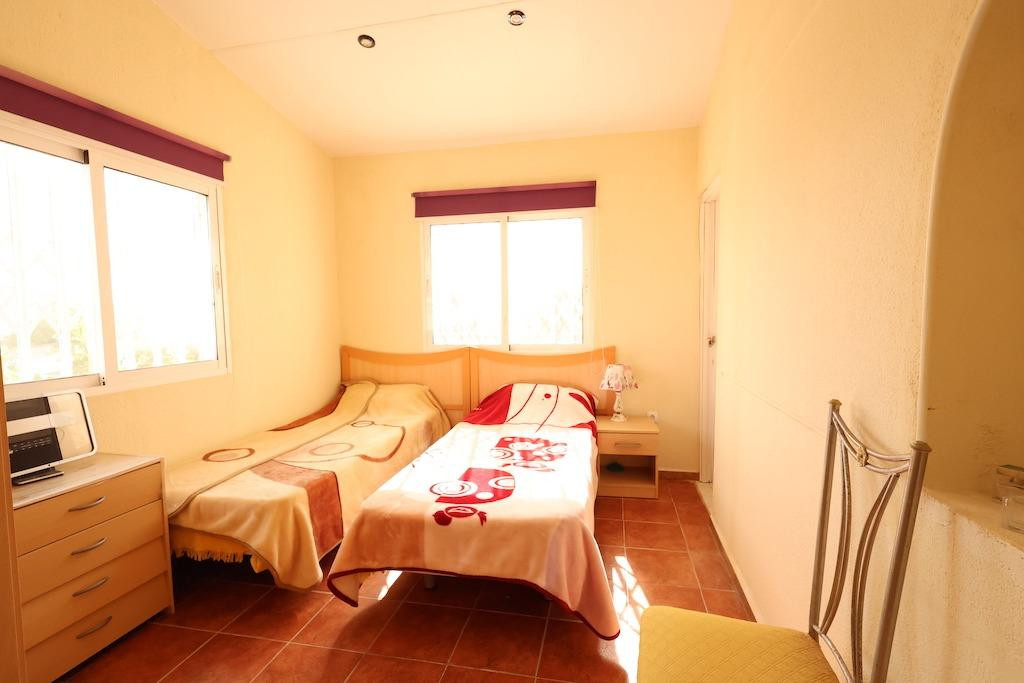 For sale - 4 Bedroom 3 Bathroom House - Detached Villa in Orihuela - Playa Flamenca  - Alicante