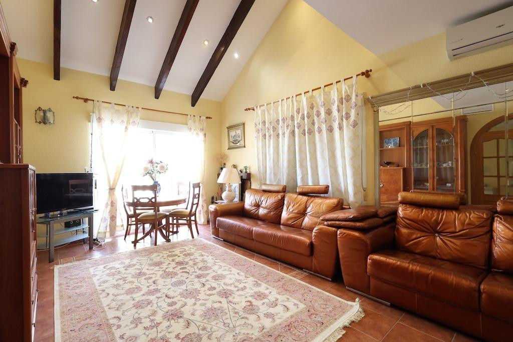 For sale - 4 Bedroom 3 Bathroom House - Detached Villa in Orihuela - Playa Flamenca  - Alicante