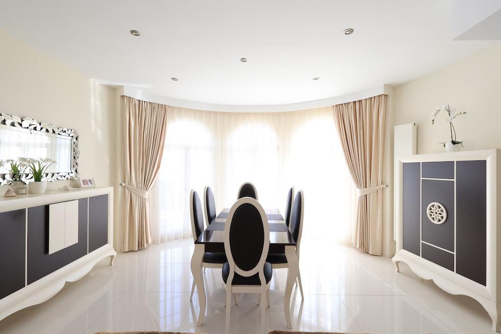 For sale - 5 Bedroom 4 Bathroom House - Detached Villa in Rojales - Ciudad Quesada  - Alicante