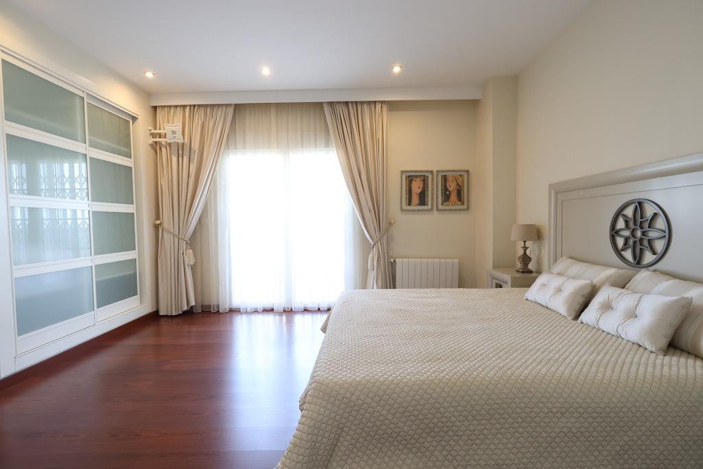For sale - 5 Bedroom 4 Bathroom House - Detached Villa in Rojales - Ciudad Quesada  - Alicante