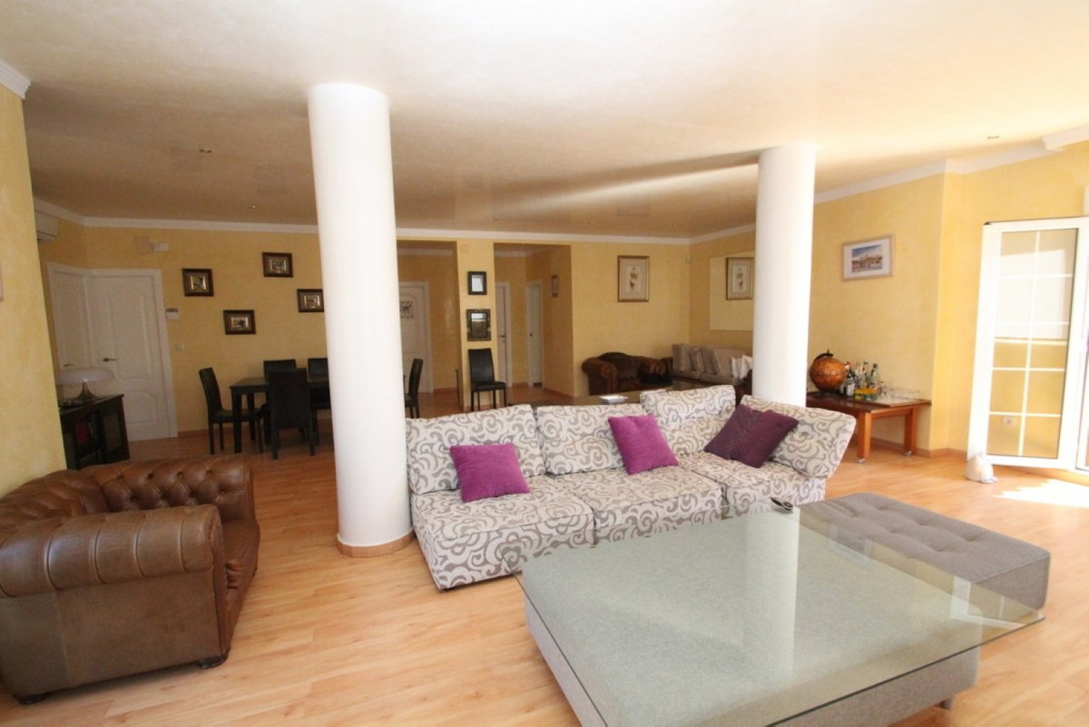 For sale - 5 Bedroom 5 Bathroom House - Detached Villa in Orihuela - Cabo Roig  - Alicante