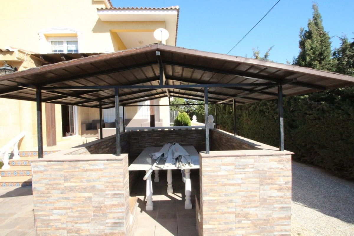 For sale - 5 Bedroom 5 Bathroom House - Detached Villa in Orihuela - Cabo Roig  - Alicante