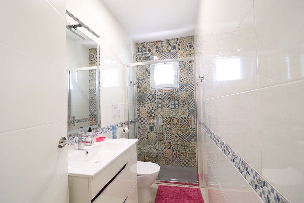 For sale - 5 Bedroom 3 Bathroom House - Detached Villa in Torrevieja - El Chaparral  - Alicante
