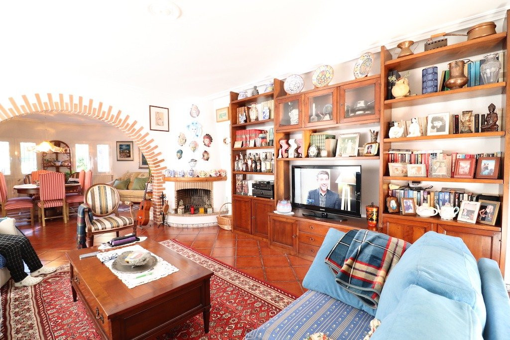 For sale - 5 Bedroom 3 Bathroom House - Detached Villa in Torrevieja - El Chaparral  - Alicante